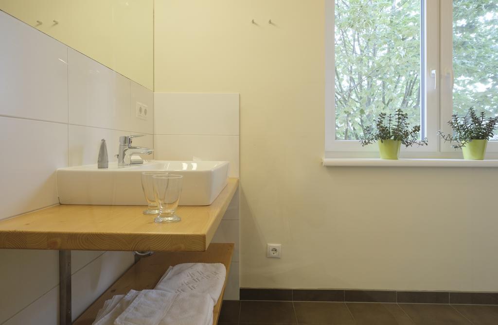 Nachtquartier Zur Dankbarkeit Apartment Подерсдорф ам Зее Екстериор снимка