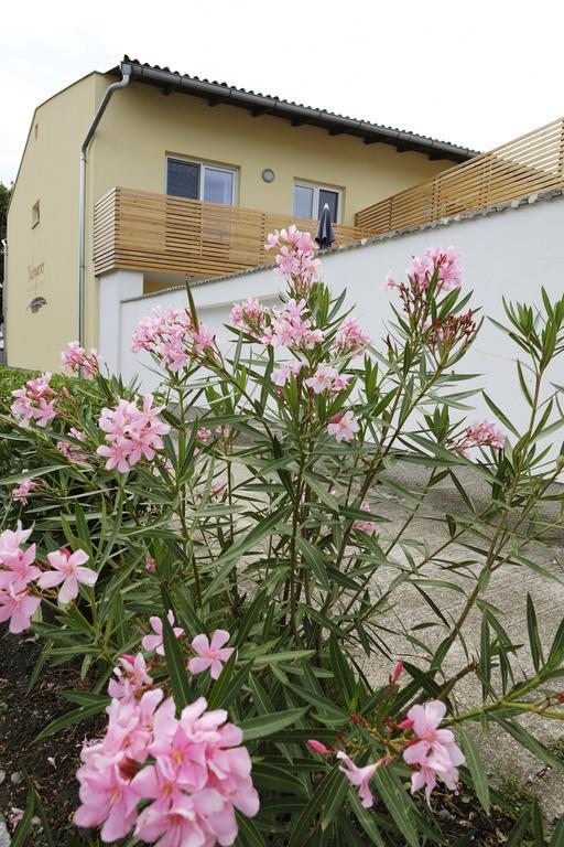 Nachtquartier Zur Dankbarkeit Apartment Подерсдорф ам Зее Екстериор снимка